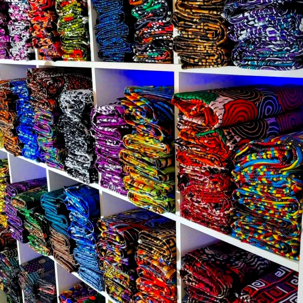 AFRICAN FABRICS  1OO% COTTON  ● 6 YARDS FABRICS